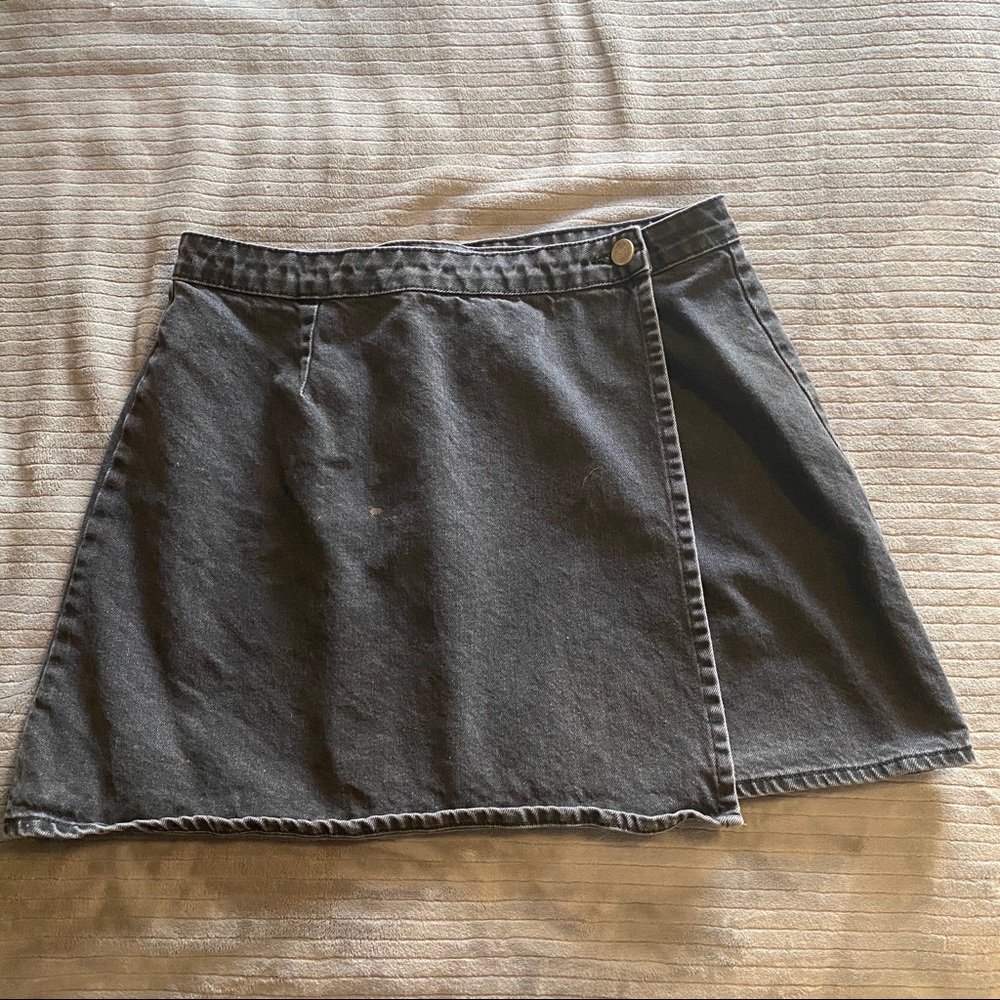 black wrap around skirt!